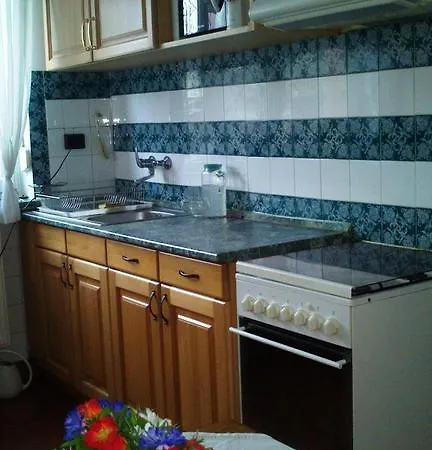 Rozsika Vendeghaz 아파트 *